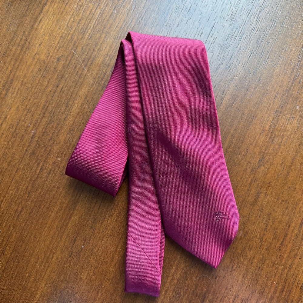 Men’s Red Burberry Tie